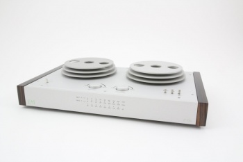 E.A.T E-GLO Tube Phono Preamplifier